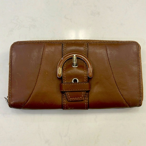 Brown Buckle Leather Coach Wallet - Picture 2 of 13